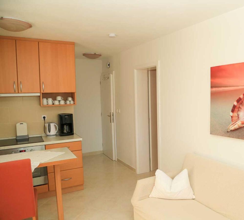 Adrian-Apartments-51511-Malinska-Otok-Krk Primorska 21 Exterior photo